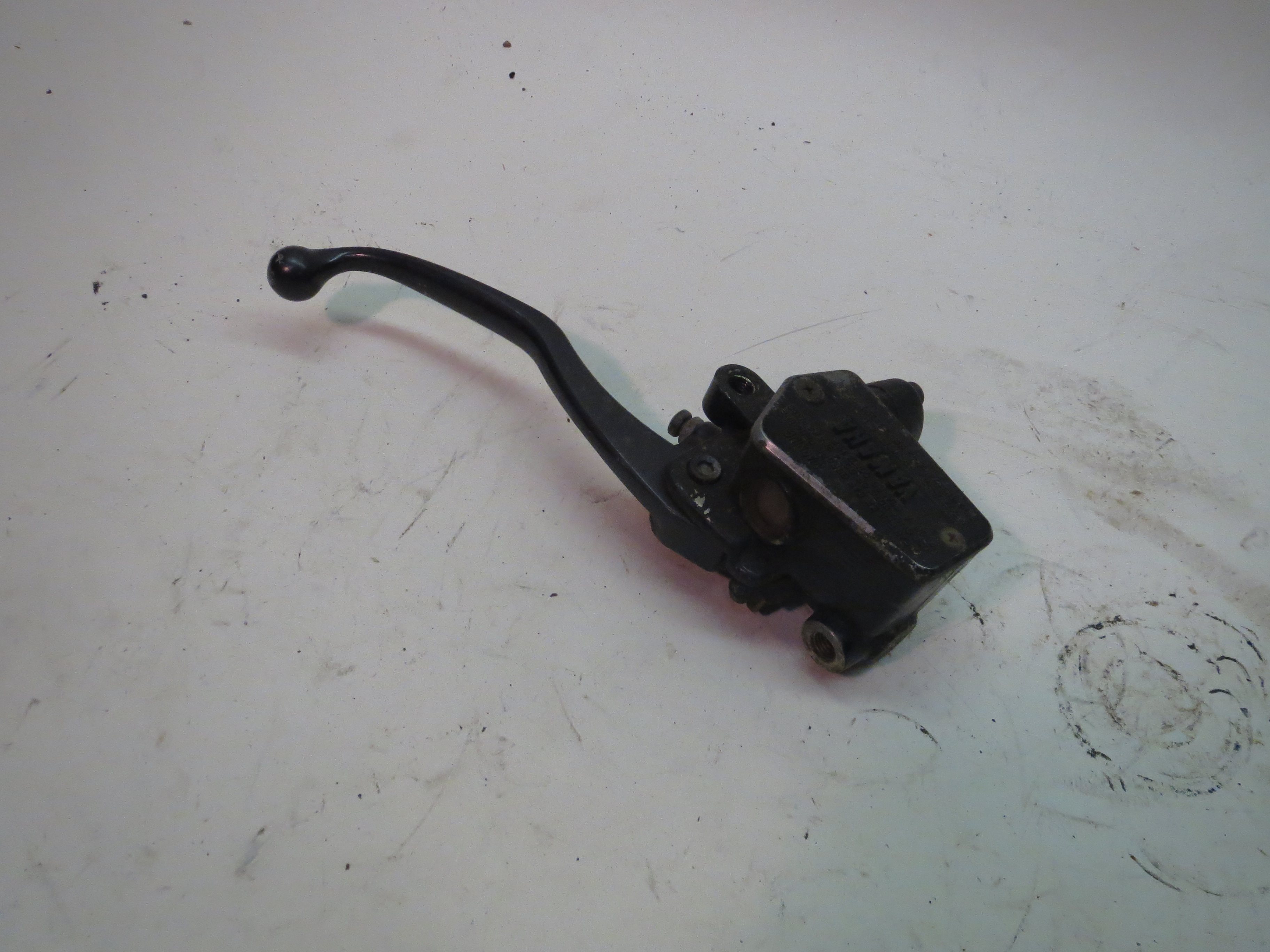 Yamaha FJ FZ FZR YX VMX Master Cylinder Front 84 93