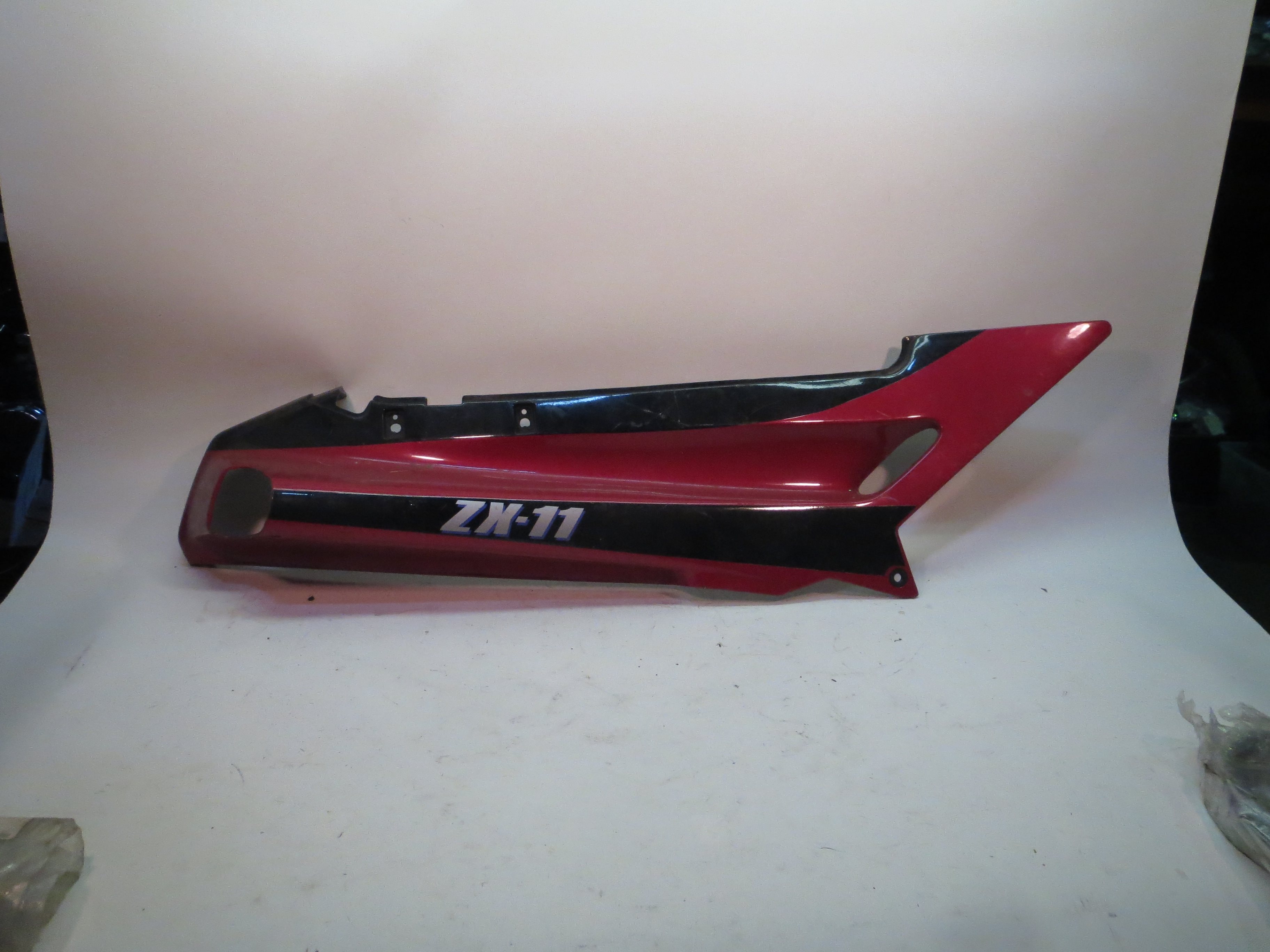 Kawasaki ZX11 ZX1100 Ninja Tail Piece Right 91